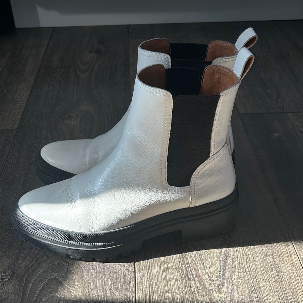 Lucky Brand White and Black Ankle Chelsea Boots
